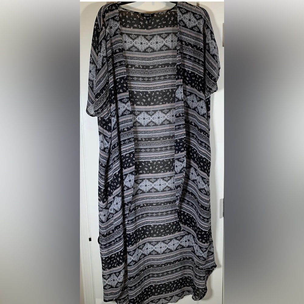 Torrid Duster Cover Up. Short Sleeve. Women's Size 2x-3x